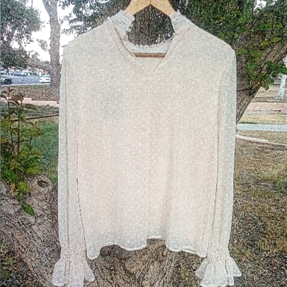 NWT JohnnyBecca Blouse Size Medium